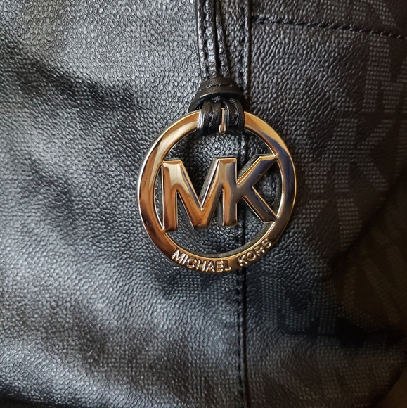 *SOLD* Michael Kors tote & wallet - Picture 2 of 6